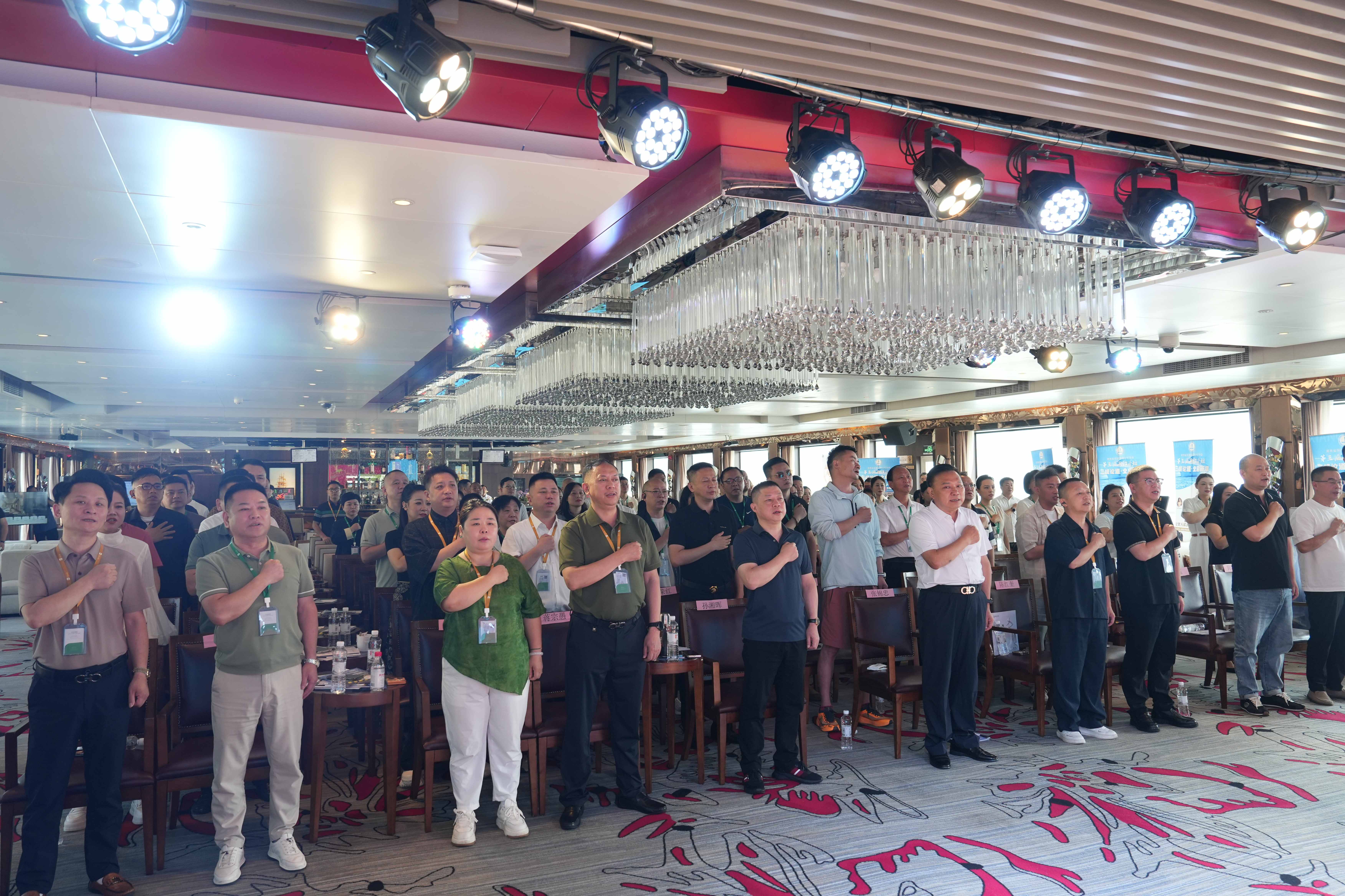 协会动态  ||  浙江省足疗沐浴养生行业协会出席第三届湘江峰会论坛